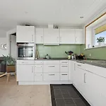 Erin - 200m From The Sea By Interhome