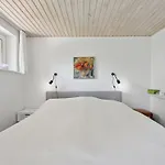 Erin - 200m From The Sea By Interhome *