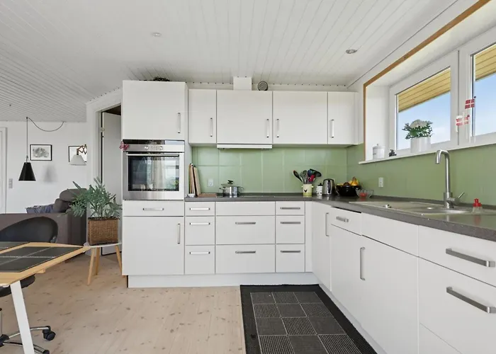 Erin - 200m From The Sea By Interhome