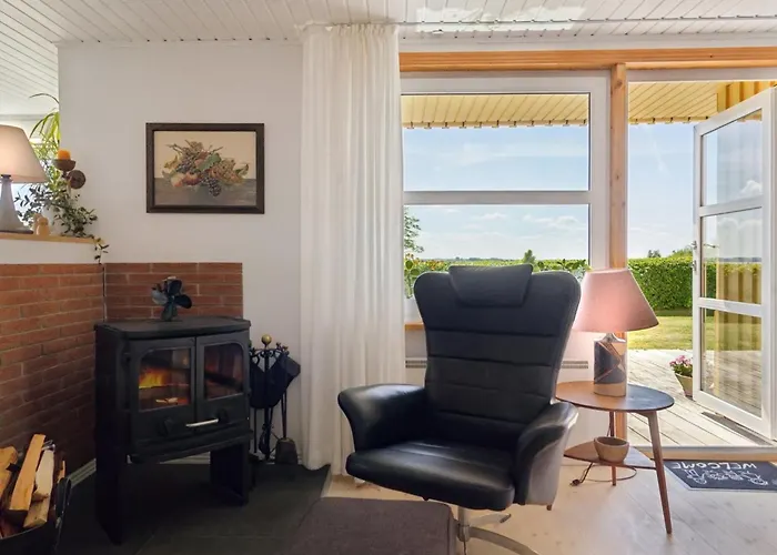 Erin - 200m From The Sea By Interhome Feriehus